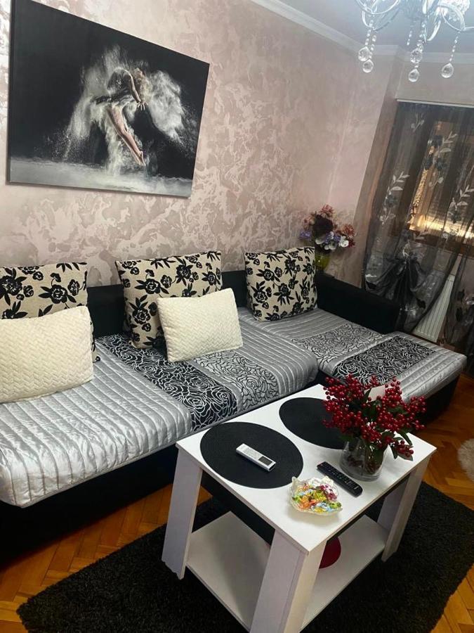 Tribunal Apartament Langa Faleza Dunarii Braila Exterior photo